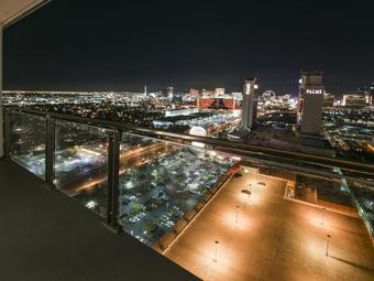 Apartment Palms Place - 27th Floor Strip View Studio