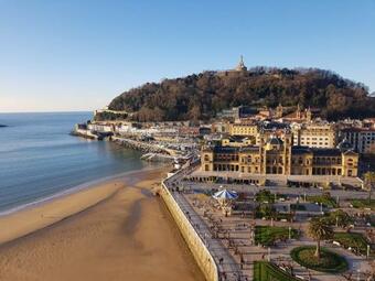 Apartments San Sebastians Most Historic Street