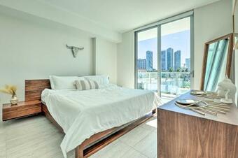 Apartment Chic Miami Condo With Pool, 6 Mi To South Beach