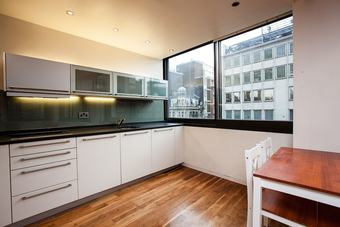 2 Bedroom Apartment Overlooking Oxford Street