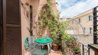 Appartement Rental In Rome Arco Della Ciambella Penthouse
