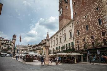 Hotel Aurelia Luxury - Piazza Delle Erbe