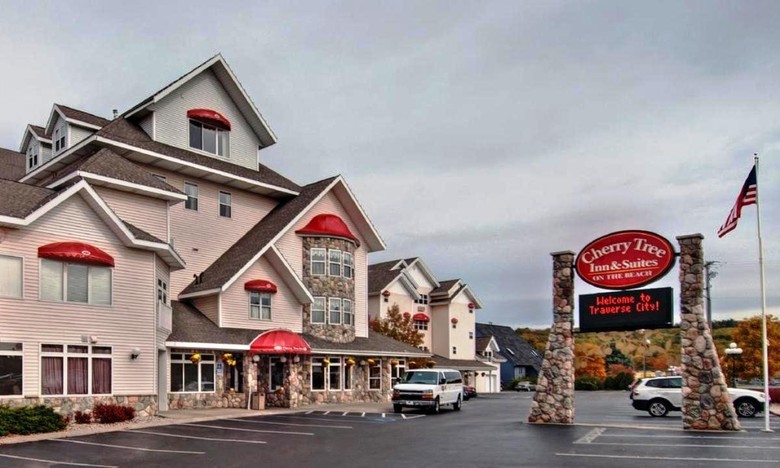 Cherry Tree Inn And Suites Hotel, Traverse City (Michigan - MI ...