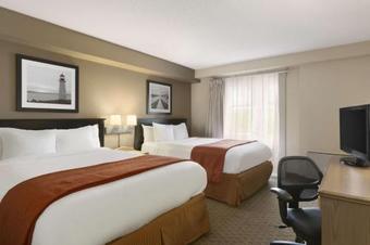 Travelodge Suites By Wyndham Moncton Hotel