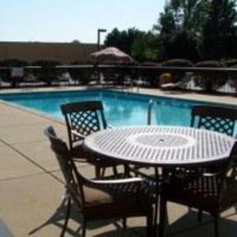 Clarion Inn & Suites Airport Hotel