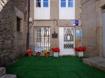 Aqua Rooms Sarria Hostel