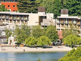 Novotel Queenstown Lakeside Hotel