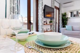 Lets Holidays 1 Minute To The Beach Apartment