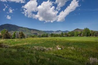 Classic Racquet Club Townhome Apartment