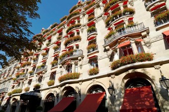 Plaza Athenee Hotel