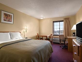 Travelodge Inn & Suites - Muscatine Hotel