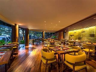 Novotel Phuket Karon Resort And Spa Hotel