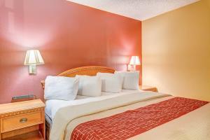 Quality Inn & Suites West Hotel