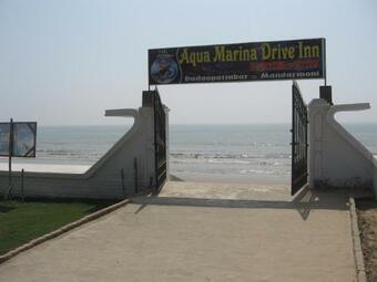 Aqua Marina Drive Inn Hotel