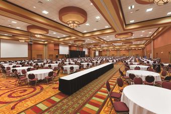 Embassy Suites Omaha-la Vista/hotel & Conference Center