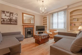 Spacious South Kensington 1 Bedroom Apartment