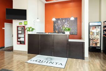 La Quinta Inn And Suites By Wyndham Long Island City Hotel