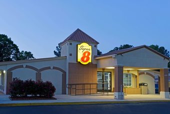 Super 8 By Wyndham Charlotte Airport North Motel