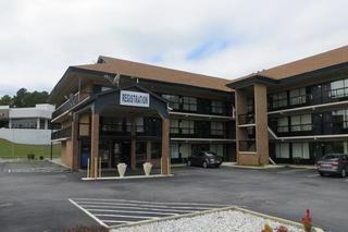 Travelodge Macon North Hotel