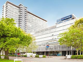 Travelodge London Chessington Tolworth Hotel