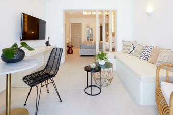 W Honagua Suite - Akrotiri - A Beautiful 1 Bedroom Suite With Heated Infinity Pool Villa