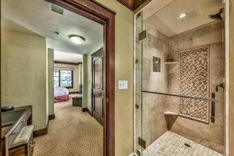 Premium Residence With The Ritz-carlton Amenities Condo Apartment