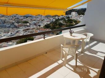 Magnificent View Of The Ocean Under Albufeira's Sun Apartment