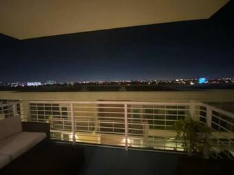Palm Place: Heart Of Miami W/parking, Pool And Gym Apartment