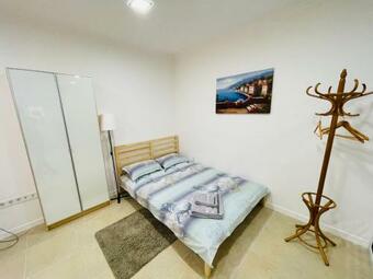 Top Central Location , 5 Min To Beach Apartment