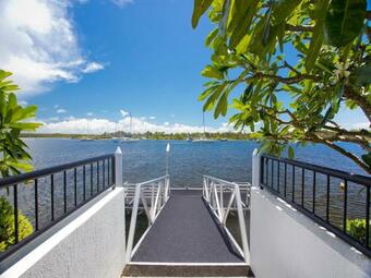 Aqua Linea 6 Noosa Parade 82 Apartment