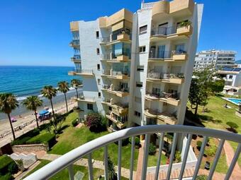 Apartment Overlooking The Beach