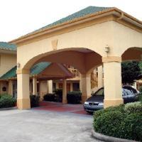 Howard Johnson Inn & Suite Hoby Airport Hotel