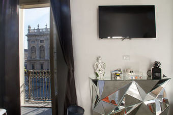 Piazza Castello Suite Apartment