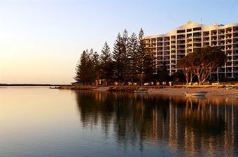 Ramada Resort Golden Beach Hotel