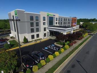 Holiday Inn Express Quantico - Stafford Hotel