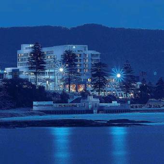 Novotel Wollongong Northbeach Hotel