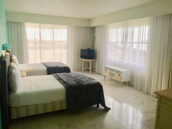 Ocean Front Condo In Hotel Zone