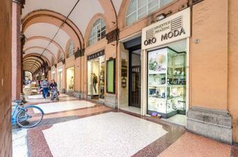 Appartamento Inner Bo, Terrazzino Vista Tetti In Centro Storico