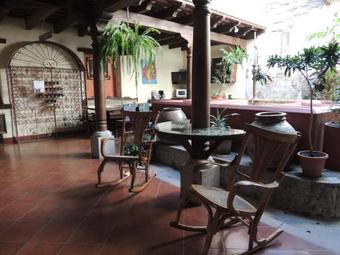 Bed & Breakfast Hotel Y Galeria Uxlabil Antigua