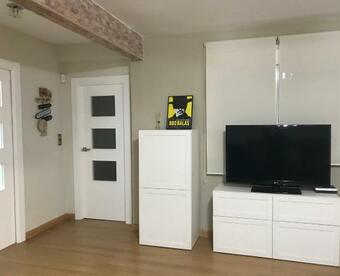 Apartamento En El Centro. En Tierras De Cine. 2 Dormitorios