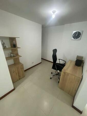 Apartamento En El Poblado Con Vista Ala Ciudad