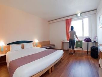 Hotel Ibis Mons Centre Gare